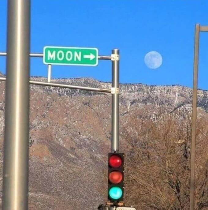 moon01.jpg